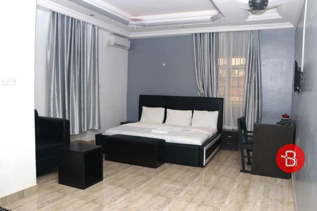 Отель House X Абуджа Экстерьер фото